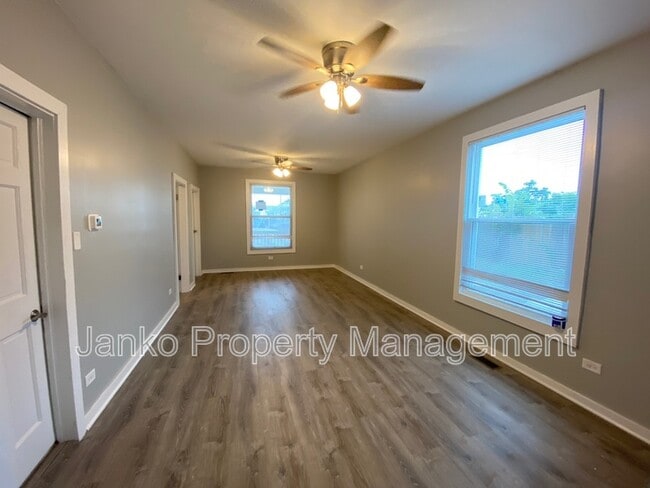 Building Photo - 90 28th St