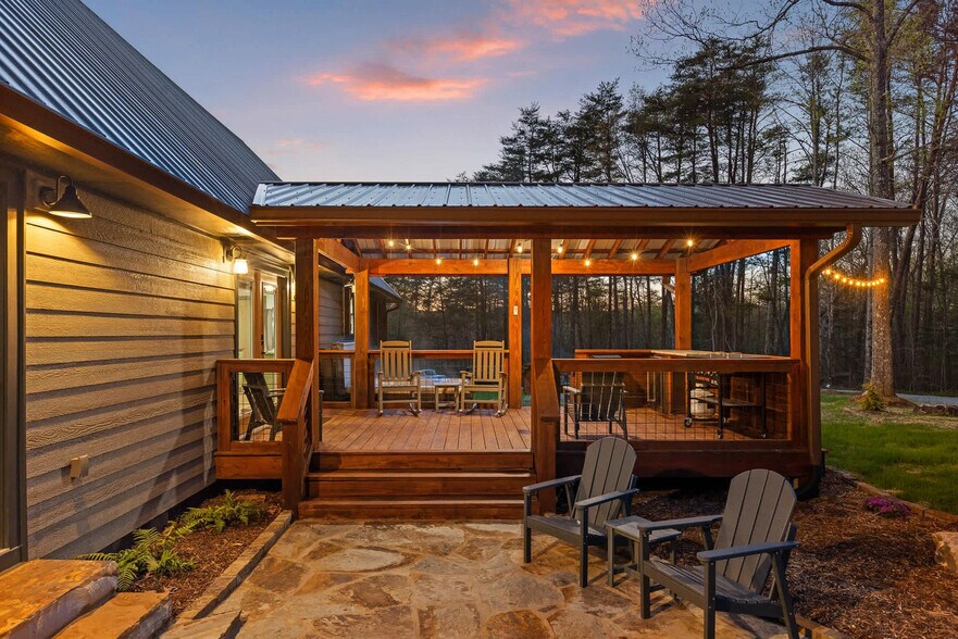 Building Photo - 250 Mt Della Rd