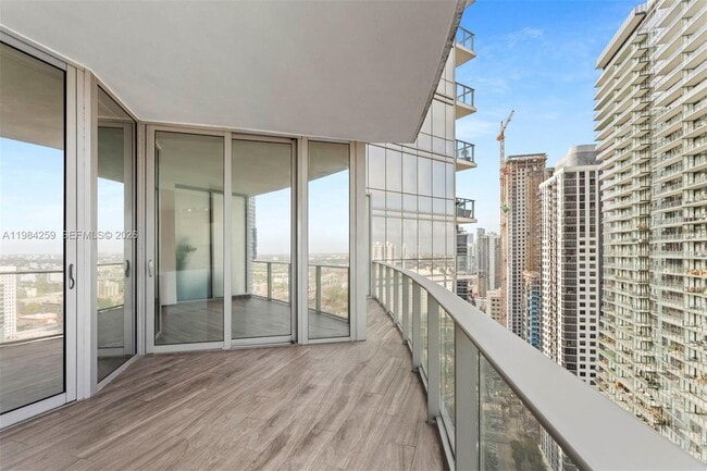 Building Photo - 851 NE 1st Ave