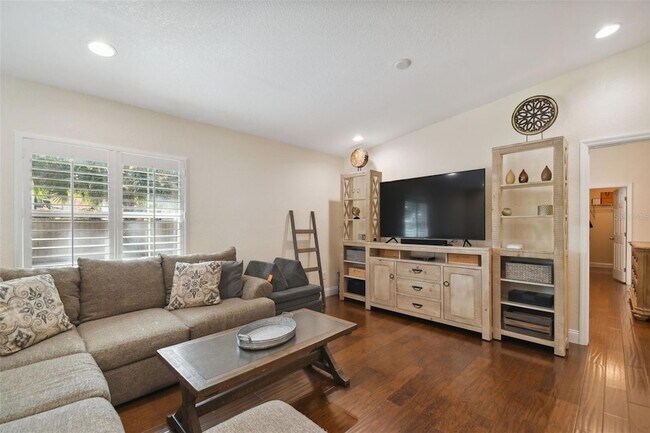Building Photo - 4802 W Longfellow Ave