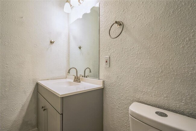 Building Photo - 3312 Plummer Cir