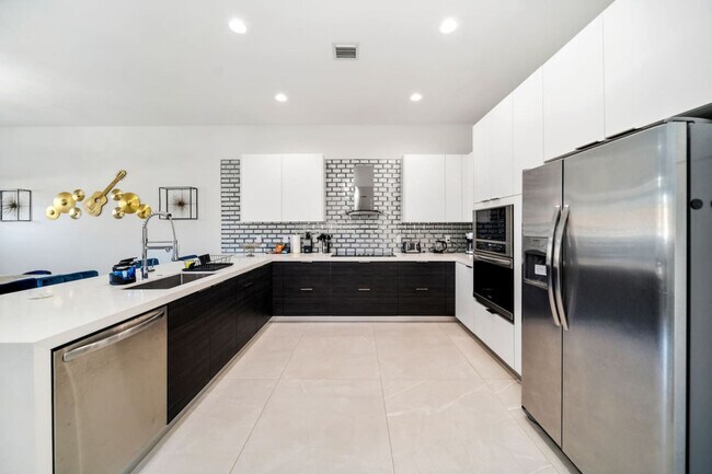 Building Photo - 3246 SW 44th St