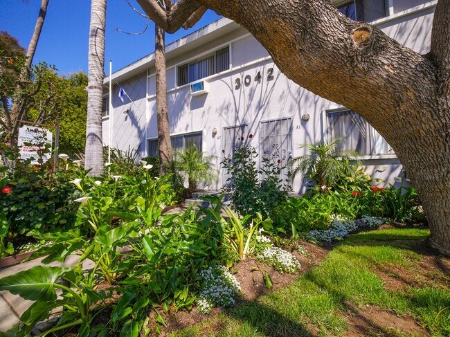 Interior Photo - 3042 Livonia Ave