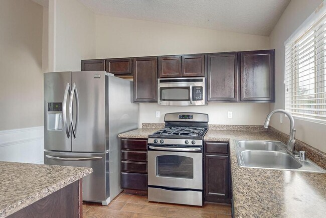Building Photo - 1131 Desert Sunflower Dr NE