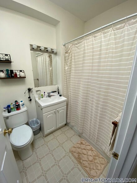 Building Photo - 8-10 Glencoe St.