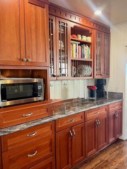 Building Photo - 1357 Olivet St