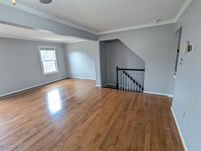 Building Photo - Beautifully maintained townhouse in Tuscar...