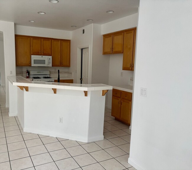 Building Photo - Immaculate 4/2 Single Story (N. Natomas)!   **Please read entire ad for viewings**