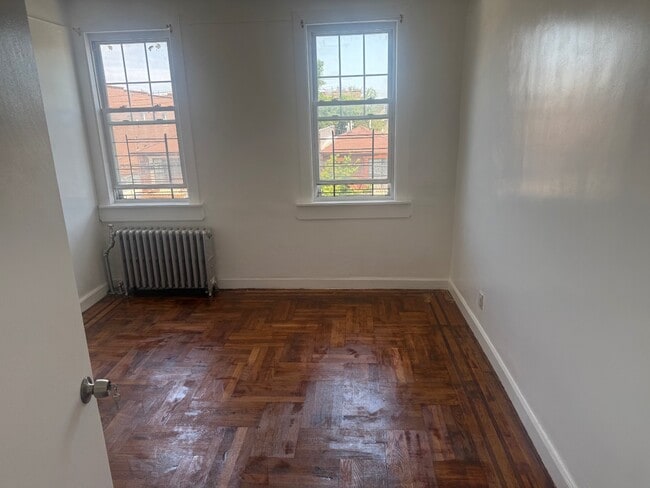 Building Photo - 10XX E 225th St