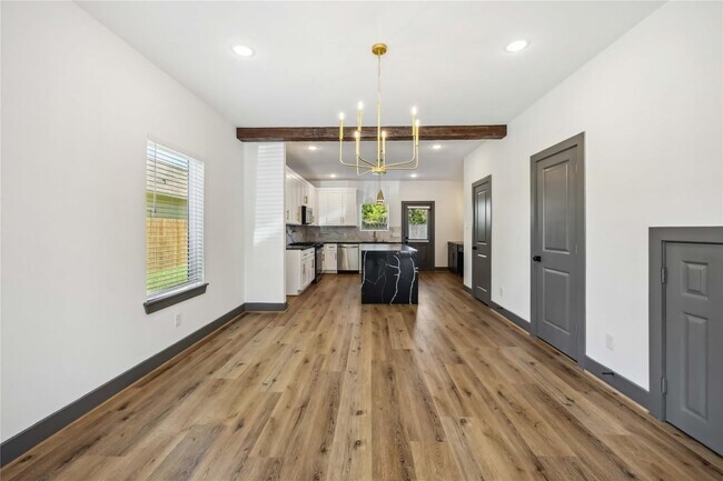 Building Photo - 5620 Shreveport Blvd