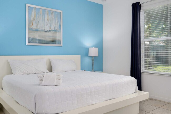 Building Photo - 4140 Oak Tree Dr