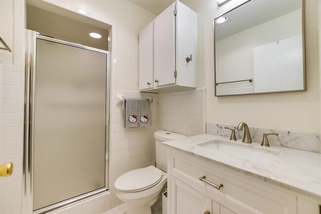 Building Photo - 6508 Sunnysky Way