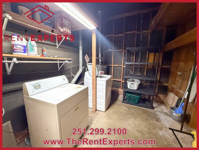 Building Photo - 2772 N Grafhill Dr
