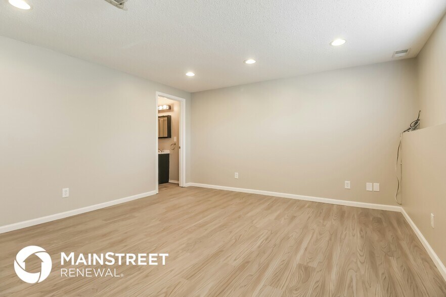 Building Photo - 3401 NW 84th Terrace