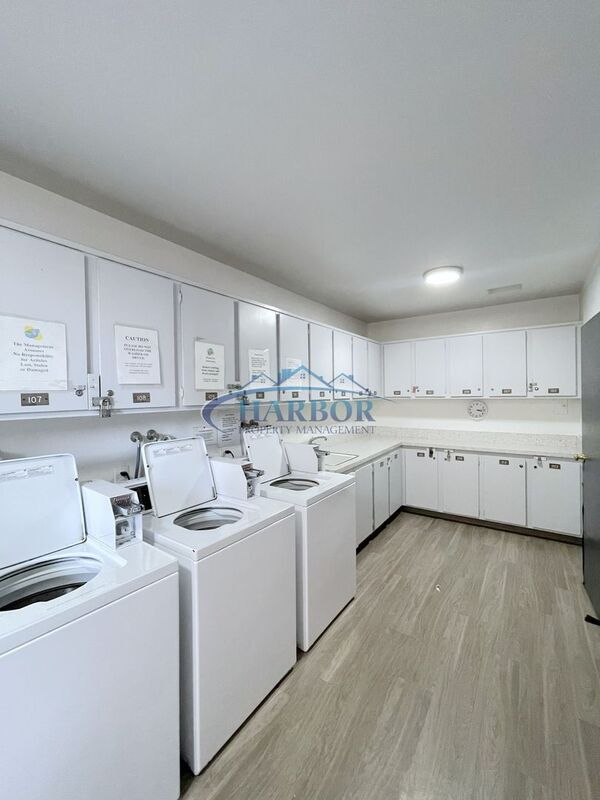 Building Photo - 949 W 26th St