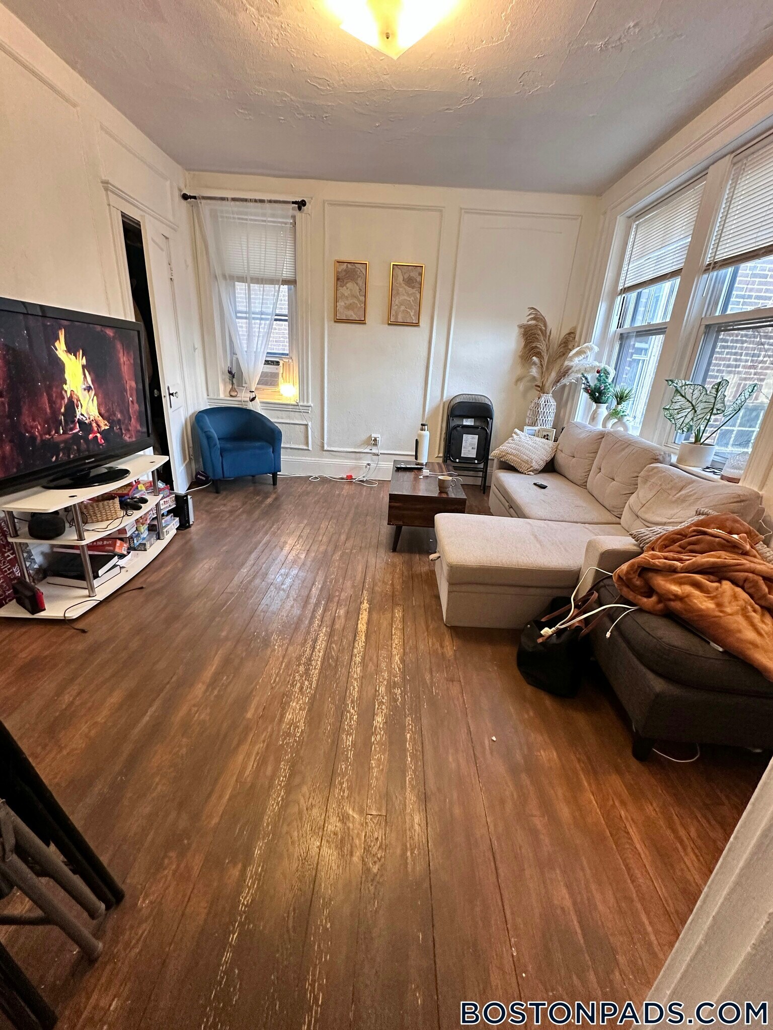 Building Photo - 9 James St