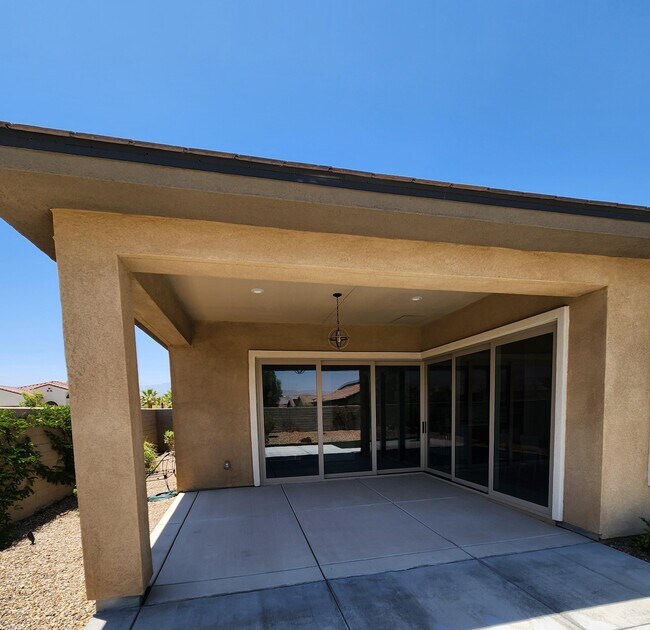 Building Photo - 18 Chardonnay