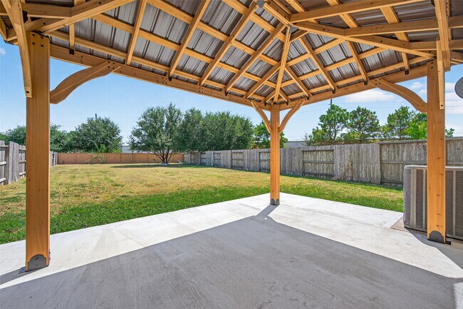 Building Photo - 6438 Haywards Crossing S Cir