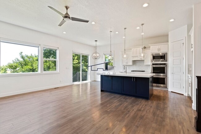 Building Photo - 378 Clark Cir