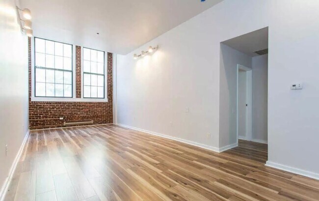 Building Photo - Luxurious 1-Bed/1-Bath Condo At Bridgeview Place! Available January 2026!