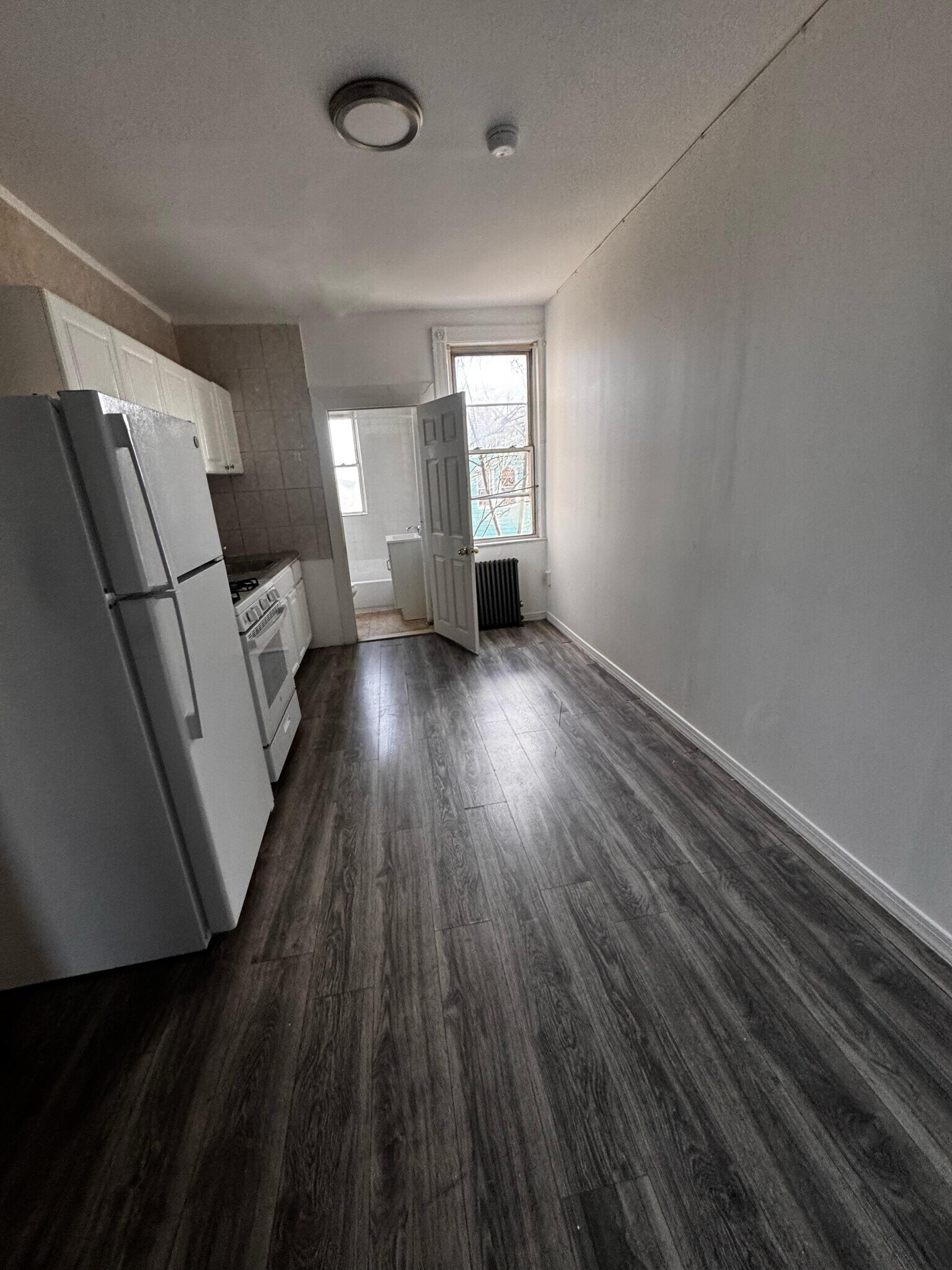 Building Photo - 72 Rose Ave