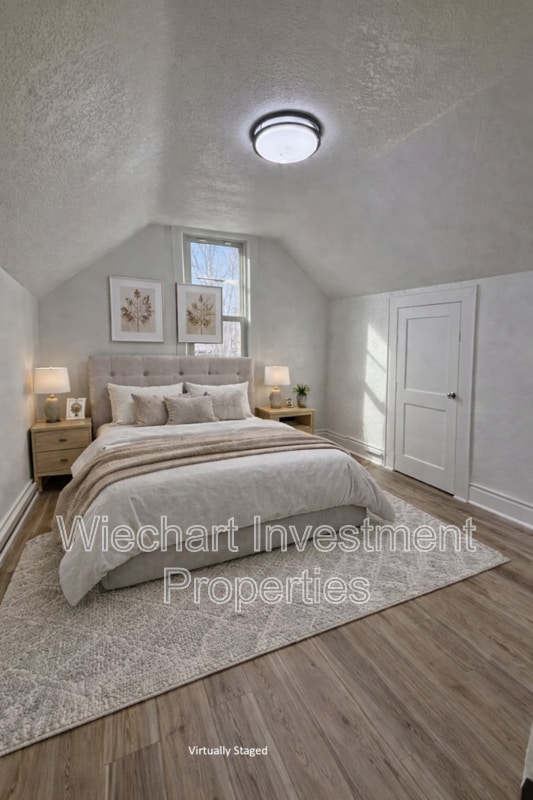 Building Photo - 867 W Spring St