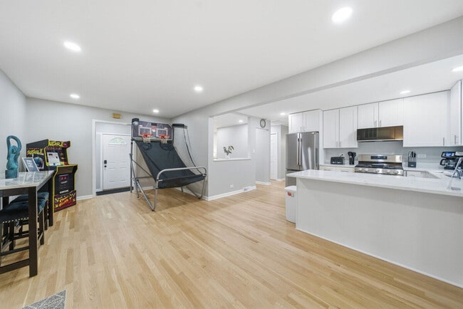 Building Photo - 12800 Terrace Ln