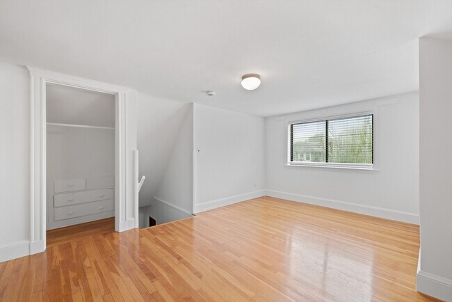 Building Photo - 53 Stockton St