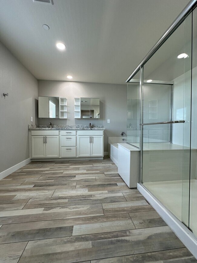 Building Photo - 7758 Meng Ct