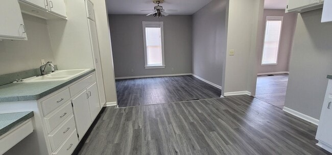 Building Photo - 2703 Olive St