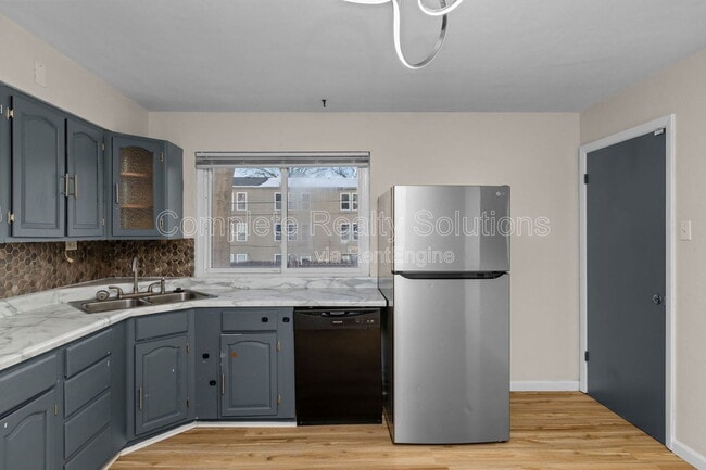 Building Photo - 10044 Pepper Ln