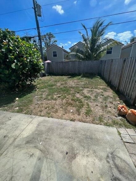 Building Photo - 4828 Cambridge St