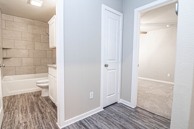 Building Photo - 2714 Southwest St