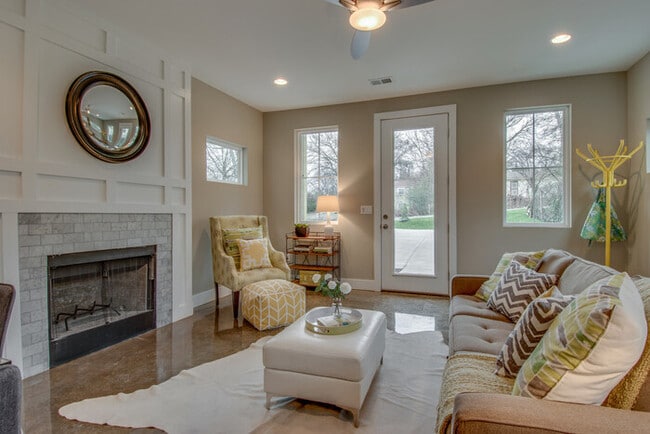 Building Photo - Large East Nashville Modern House - 3 Bedr...