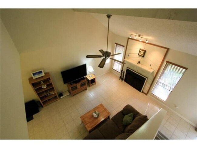 Building Photo - 8113 Baywood Dr