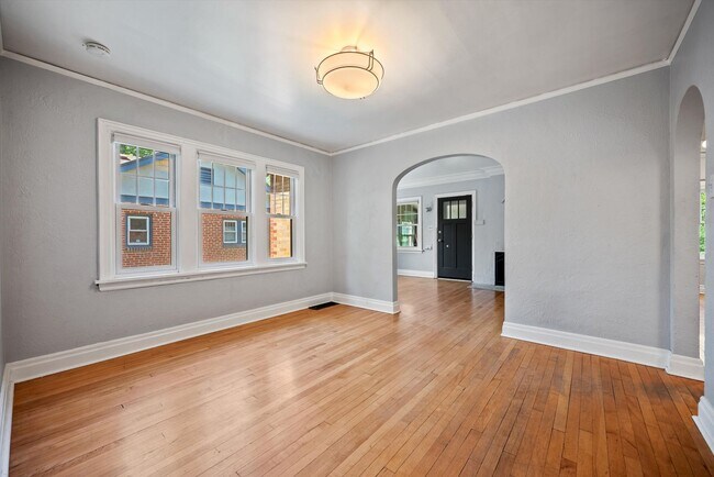 Building Photo - Historic Charm & Modern Comfort in Prime Platt Park Location