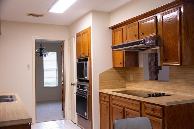 Building Photo - 13214 Ensley Wood Dr