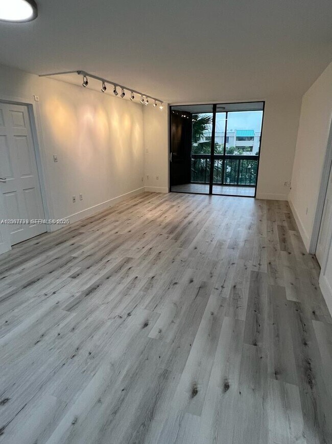 Building Photo - 2333 Brickell Ave