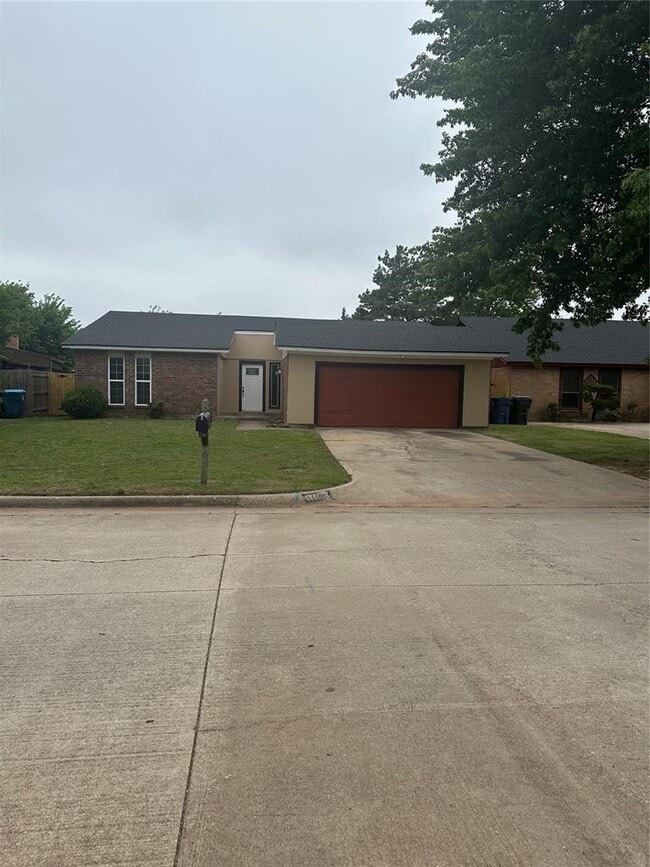 Building Photo - 1318 Alviola Ave