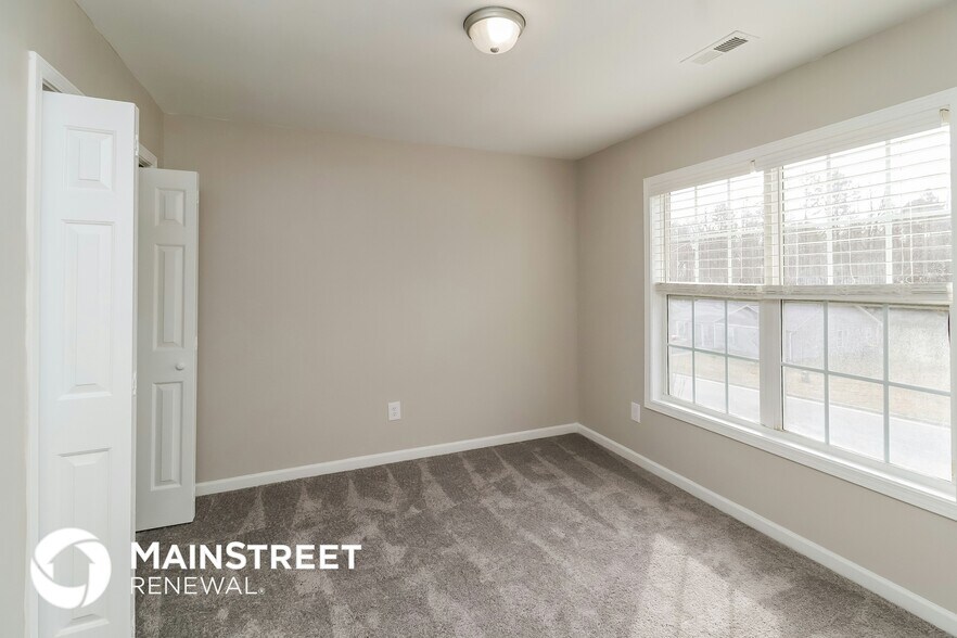Building Photo - 2056 Samantha Dr