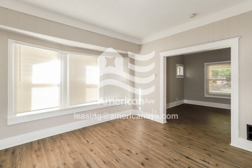 Building Photo - 2933 Park Ave