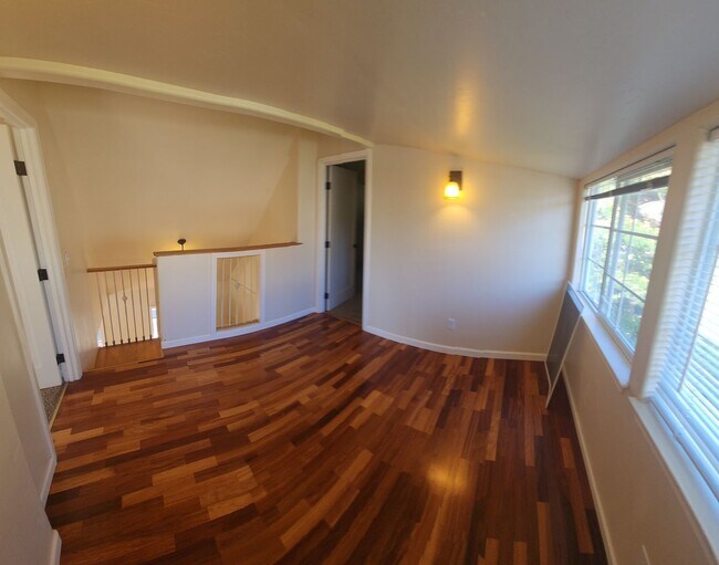 Building Photo - 1822-1828 Fixlini Street***