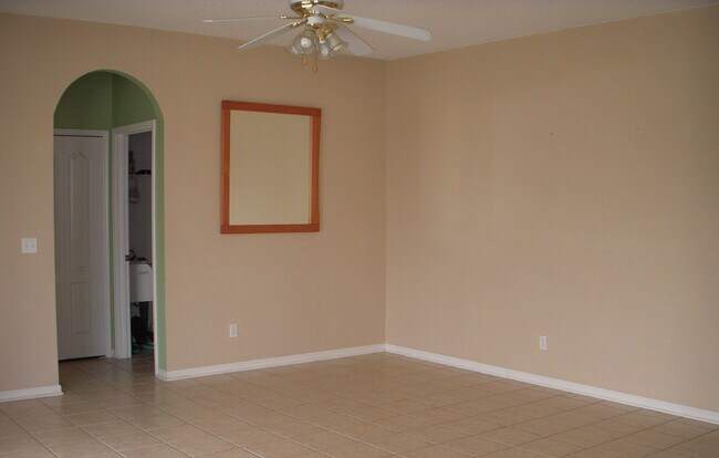 Building Photo - 812 Jade Forest Ave