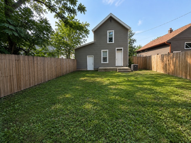 Building Photo - 1514 E 24th Ave