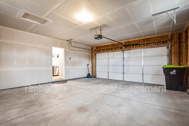 Building Photo - 5833 Spring Breeze Dr