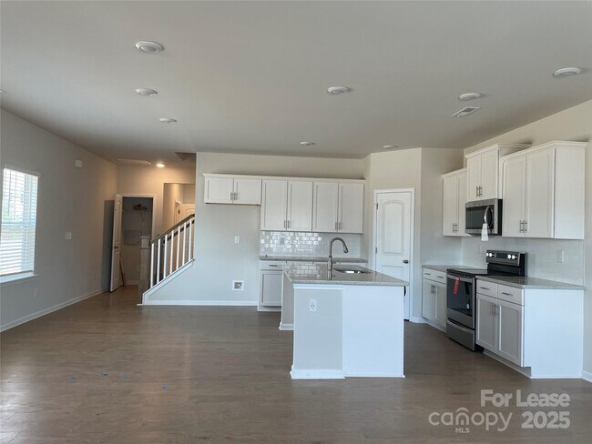 Building Photo - 403 Wescott St