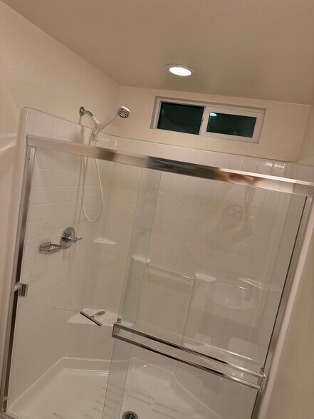 Building Photo - 340 N Fenimore Ave