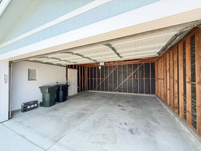 Building Photo - 4 Magnolia Via