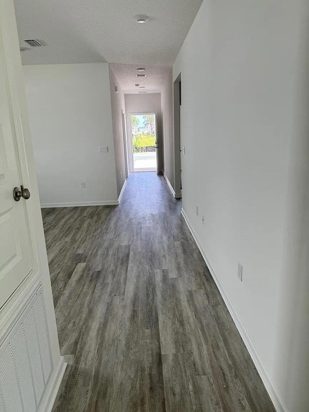 Building Photo - 94 Bluebeech St