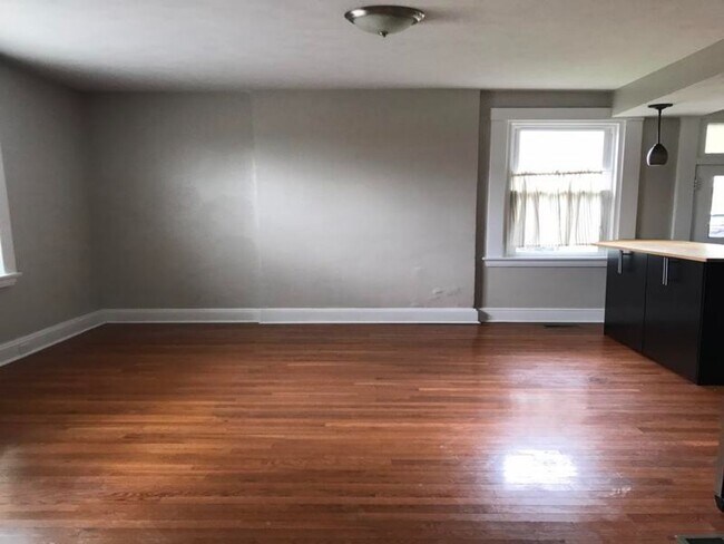 Building Photo - Available June 2026 - Gorgeous Mt. Washington Home w/ Lots of Charm!